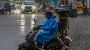 कोलकाता, महाराष्ट्र और तेलंगाना में भारी बारिश का कहर, मौसम विभाग ने जारी किया अलर्ट