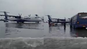 कोलकाता में भारी बारिश से जलजमाव: मेट्रो, हावड़ा ट्रेनें और एयरपोर्ट प्रभावित
