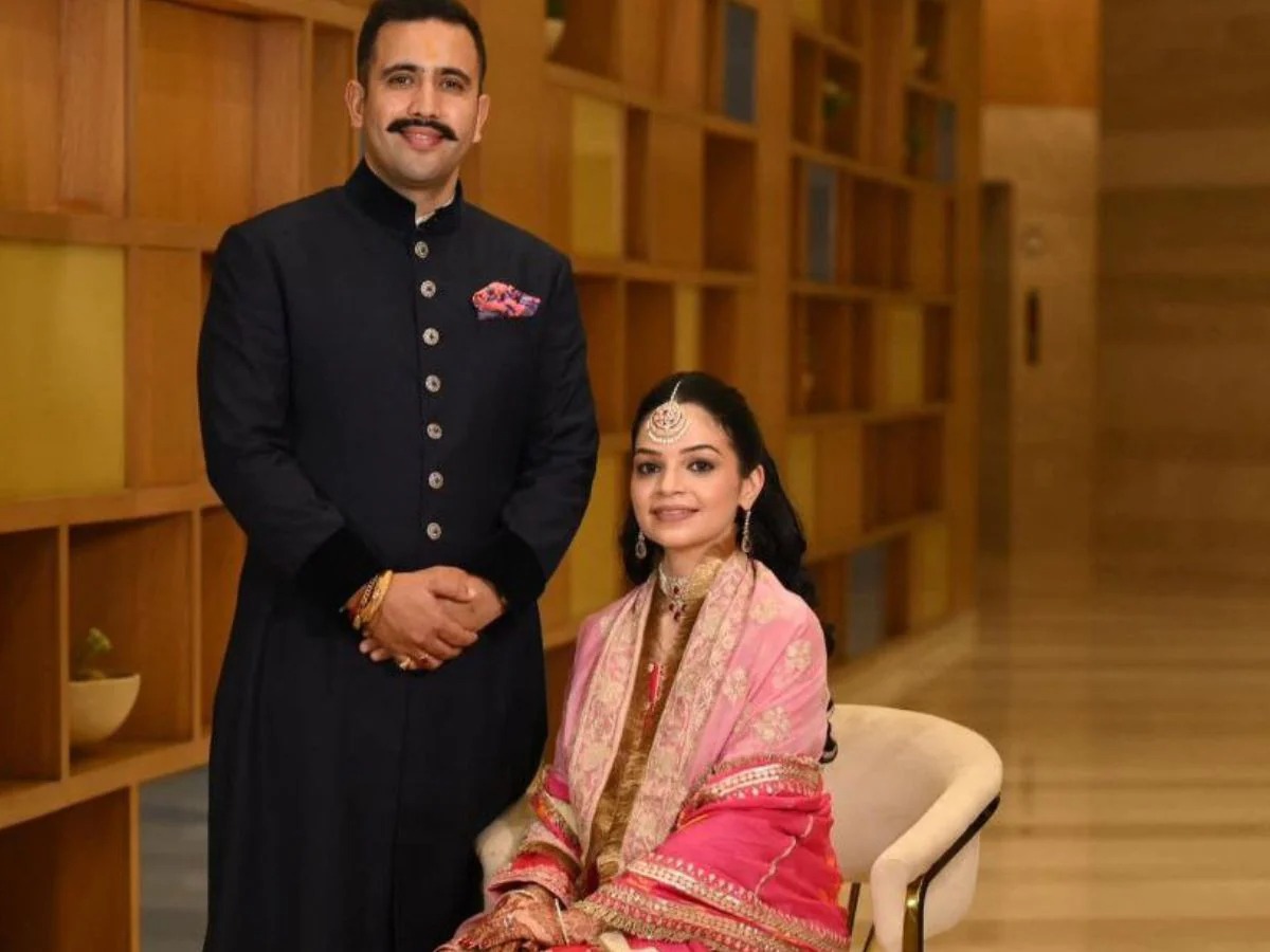 हिमाचल मंत्री विक्रमादित्य सिंह की दूसरी शादी: सिख पत्नी अमरीन कौर के साथ देखें तस्वीरें