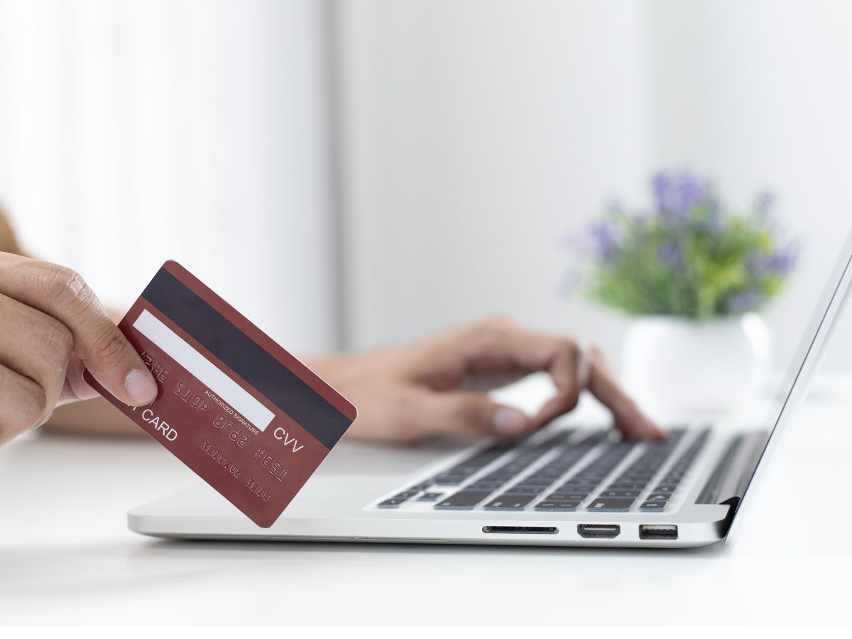 जीएसटी छूट और फेस्टिव सीजन में टूटा रिकॉर्ड, सितंबर में दो लाख करोड़ के पार हुई खरीदारी