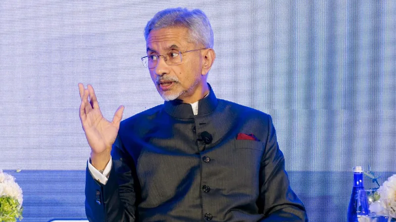 विदेश में नौकरी दिलाने के नाम पर अब नहीं चलेगा फर्जीवाड़ा, मोदी सरकार ला रही नया कड़ा इमिग्रेशन कानून