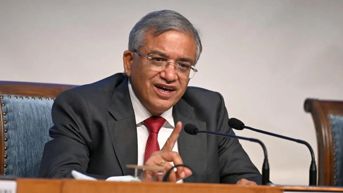 12 राज्यों में वोटर लिस्ट अपडेट का महाअभियान: चुनाव आयोग ने शुरू किया SIR का अगला चरण, 7 फरवरी 2026 तक चलेगी प्रक्रिया