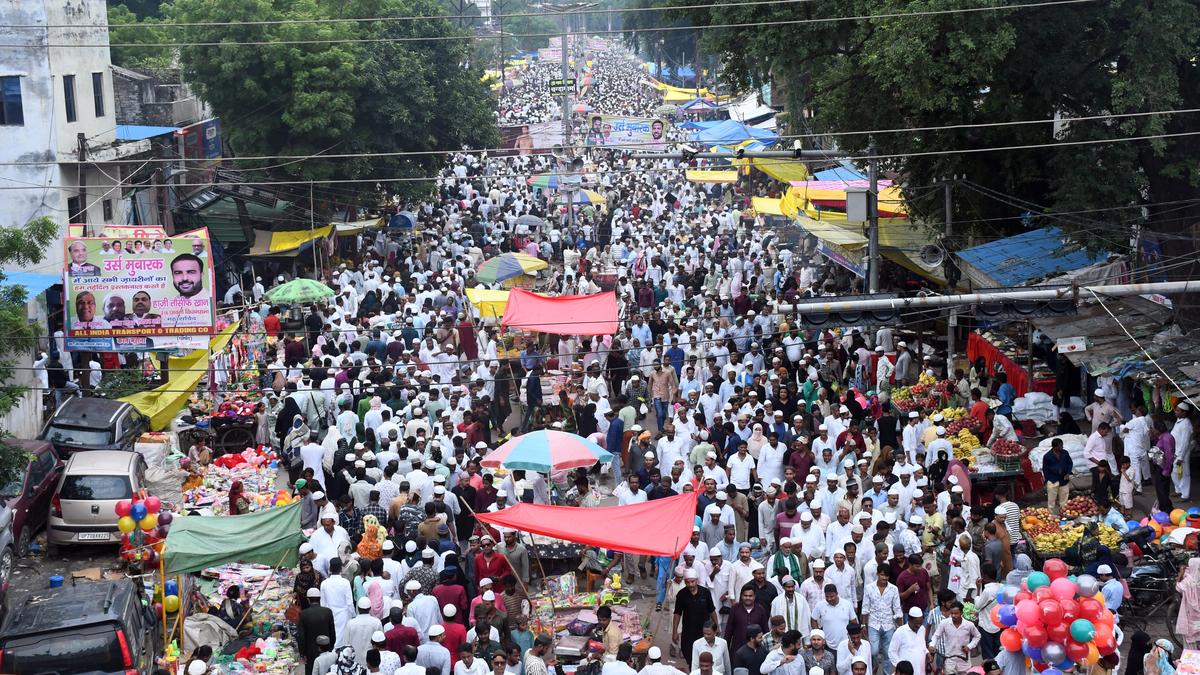 बेलगावी में उर्स जुलूस के दौरान हुई पत्थरबाजी के बाद स्थिति सामान्य, पुलिस की त्वरित कार्रवाई से शांति बहाल