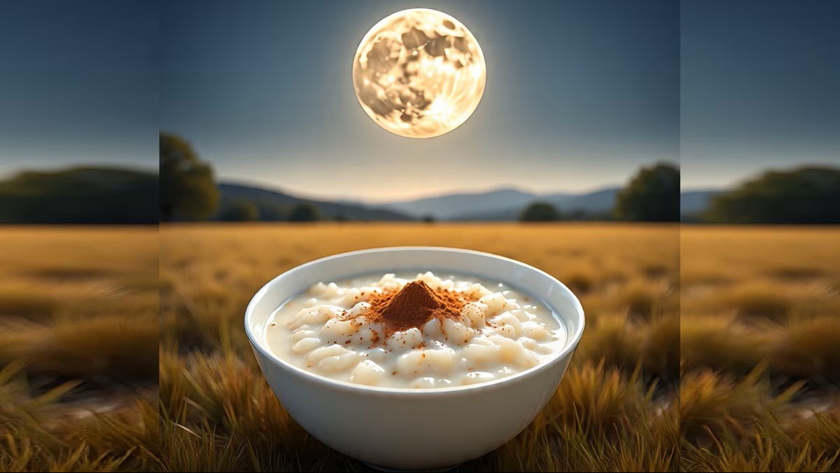 Sharad Purnima 2025 : आज रात चंद्रमा की अमृत किरणों में रखें खीर, जानें शुभ मुहूर्त, महत्व और धार्मिक मान्यता
