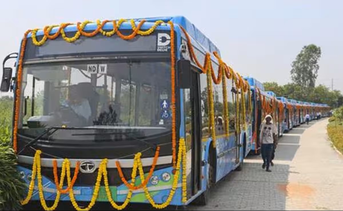 नोएडा एयरपोर्ट यात्रियों के लिए नई बस सुविधा, उत्तराखंड, दिल्ली और हरियाणा ने किया करार