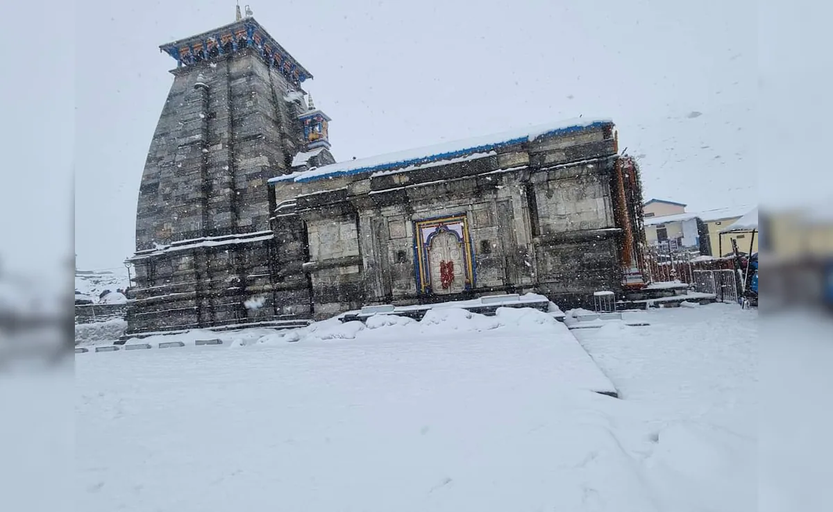 जय हो शंकराय! केदारनाथ और हेमकुंड साहिब में जमकर बर्फबारी, श्रद्धालु बोले — “यह दृश्य मन को छू गया”