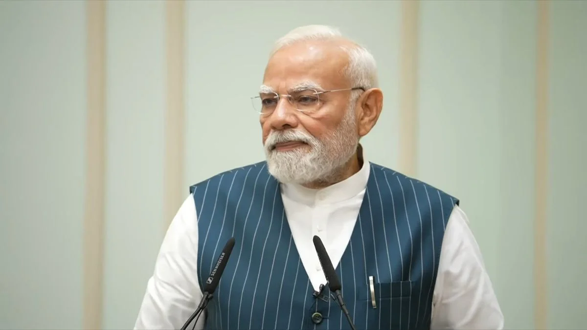 कांग्रेस सरकार ने 100 जिलों को “पिछड़ा” घोषित किया, पीएम मोदी ने की तीखी Language — 35,440 करोड़ की कृषि योजनाओं का शुभारंभ