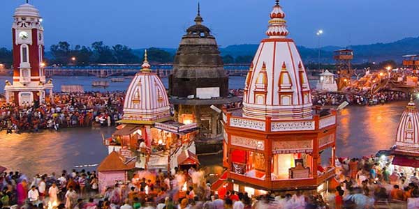 हरिद्वार में साध्वी महामंडलेश्वर पर जालसाजी का मुकदमा, फर्जी ट्रस्ट बनाने का आरोप