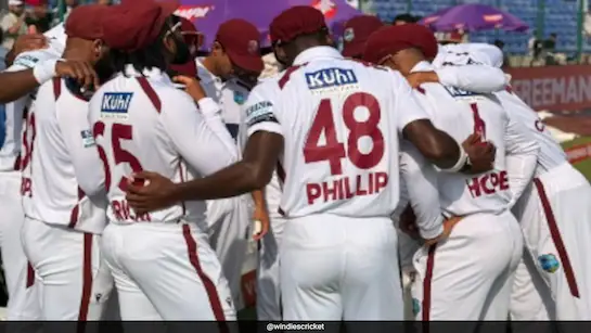 वेस्टइंडीज के खिलाड़ियों ने दिग्गज की याद में बांधी काली पट्टी, भारत-वन वेस्टइंडीज टेस्ट मैच में भावपूर्ण श्रद्धांजलि