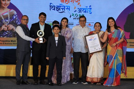 नाशिक के सर्वश्रेष्ठ कृषि उत्पाद व्यापारी के रूप में श्री अमोल तिडके सम्मानित