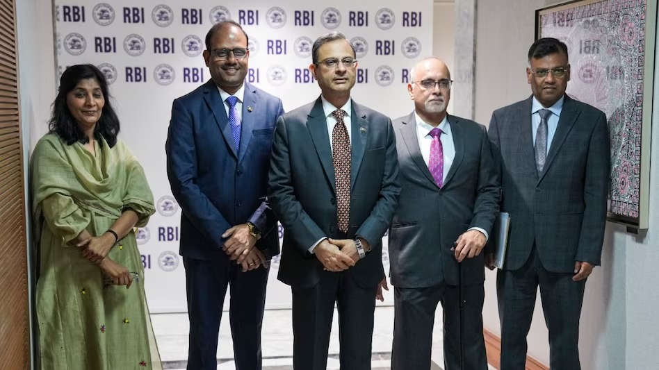 रेपो रेट में नो-चेंज, लेकिन RBI ने बढ़ाया GDP ग्रोथ का अनुमान, महंगाई से भी मिलेगी राहत