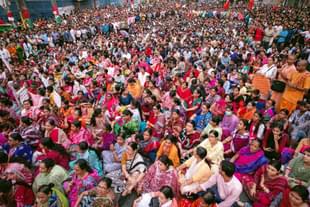 बांग्लादेश में भारत विरोधी रैली… कट्टरपंथी मुसलमानों के निशाने पर हिंदू; प्रसिद्ध इस्कॉन मंदिर पर प्रतिबंध लगाने की मांग