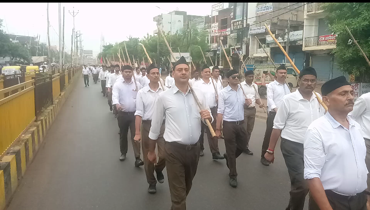 राष्ट्रीय स्वयंसेवक संघ के शताब्दी वर्ष 1925–2025 पर विजयादशमी उत्सव का भव्य आयोजन