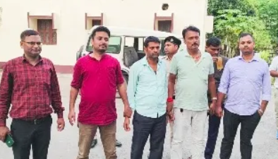 जहानाबाद में घूसखोर डाटा ऑपरेटर रंगे हाथ गिरफ्तार, निगरानी विभाग की बड़ी कार्रवाई — दाखिल-खारिज के नाम पर मांग रहा था 15 हजार रुपये