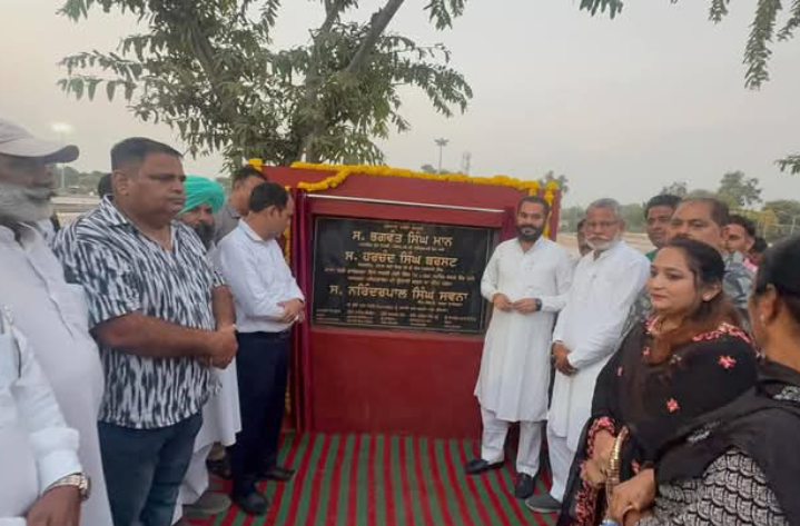 विधायक नरिंदरपाल सिंह सवना ने फाजिल्का सब्जी मंडी में 1.66 करोड़ रुपये के नए शेड का शिलान्यास किया