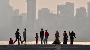 मुंबई में वायु गुणवत्ता में तेजी से गिरावट: दिवाली के बाद हवा हुई ‘धोकादायक’ स्तर तक खराब