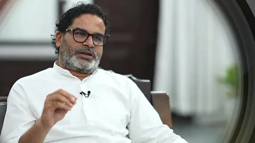 दो राज्यों की मतदाता सूची में नाम दर्ज होने पर प्रशांत किशोर को चुनाव आयोग का नोटिस — बिहार और बंगाल में बढ़ा विवाद
