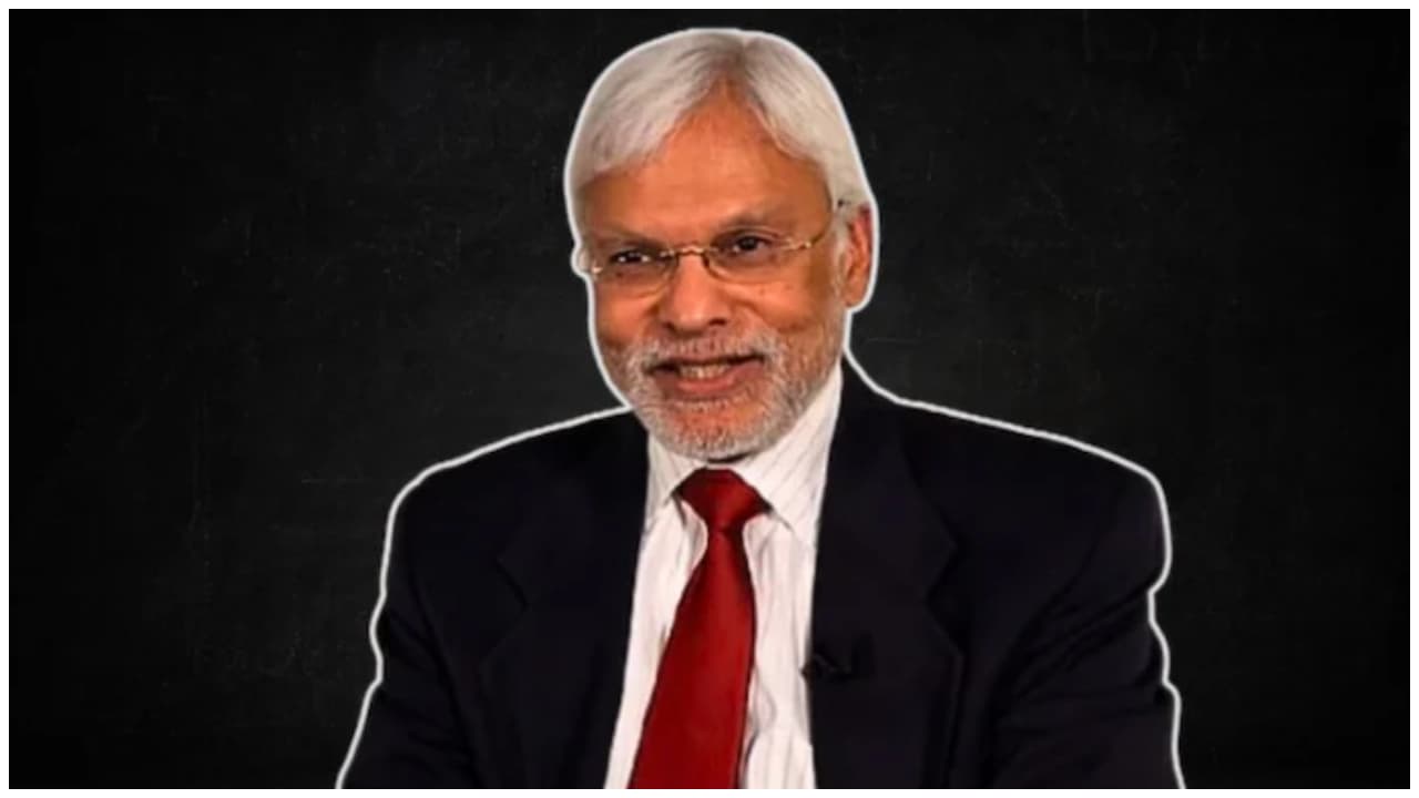 अमेरिका में एशले टेलिस की गिरफ्तारी पर भारत में क्यों छिड़ा राजनीतिक संग्राम?