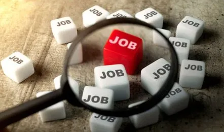 महाराष्ट्र में जिला सहकारी बैंकों की 70% नौकरियां स्थानीय उम्मीदवारों के लिए रिजर्व, फडणवीस सरकार का बड़ा फैसला