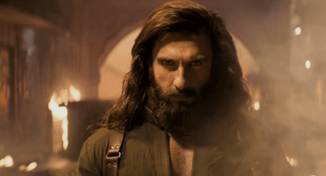 रणवीर सिंह कानूनी पचड़े में फंसे, ‘धुरंधर’ रिलीज से पहले बेंगलुरु में पुलिस शिकायत दर्ज