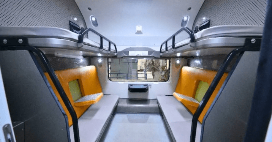 भारत की पहली वंदे भारत स्लीपर ट्रेन: हावड़ा-गुवाहाटी मार्ग पर जल्द शुरू होगा प्रीमियम रात्री सफर