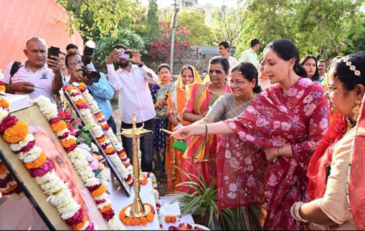 जयपुर में हिंदू नववर्ष समारोह “घूमर” में शामिल हुईं उपमुख्यमंत्री दिया कुमारी