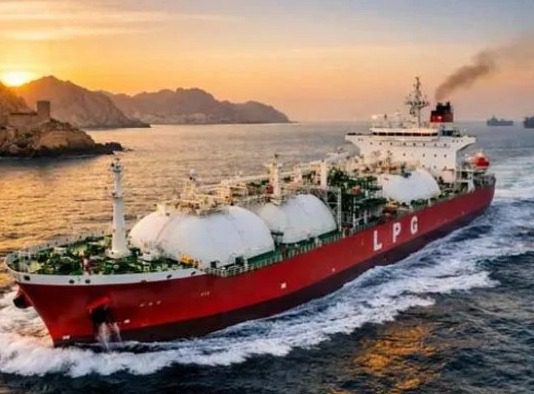 भारतीय जहाज ‘नंदा देवी’ सुरक्षित लौटा, होर्मुज जलडमरूमध्य पार कर लाया हजारों टन LPG