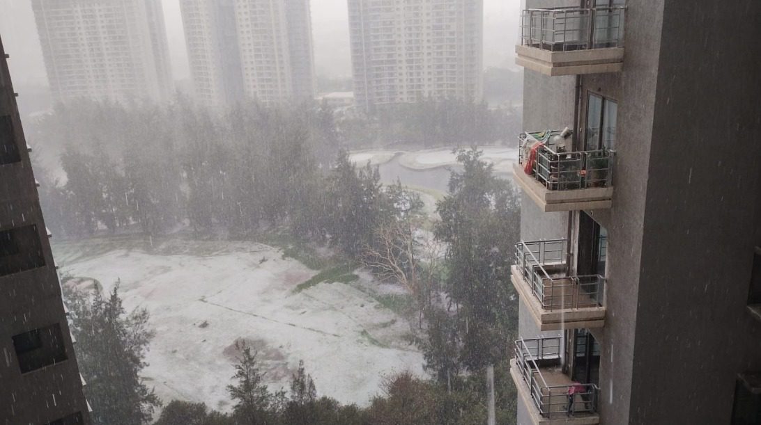 पुणे में मौसम का बदला मिजाज: तेज बारिश और ओलावृष्टि से गर्मी से राहत, IMD ने जारी किया अलर्ट