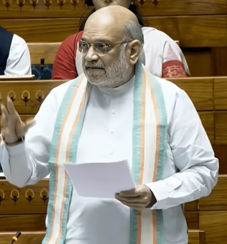 लोकसभा में नक्सलवाद पर घमासान: अमित शाह का कांग्रेस पर तीखा हमला, राहुल गांधी पर भी साधा निशाना