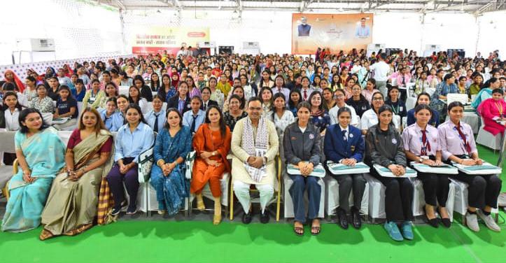 जयपुर : ‘नारी शक्ति वंदन’ कार्यक्रम में मुख्यमंत्री भजनलाल शर्मा का मातृशक्ति से संवाद, महिलाओं के सशक्तिकरण पर दिया विशेष जोर