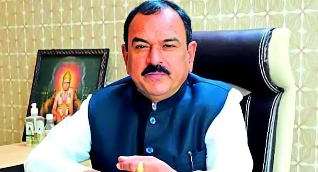 नाशिक में ‘भोंदूबाबा’ अशोक खरात पर बड़ा खुलासा: करोड़ों की संपत्ति, लेकिन आय सिर्फ 12 लाख घोषित! टैक्स और GST चोरी के आरोप