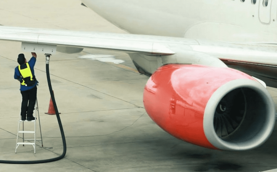 एटीएफ (Jet Fuel) की कीमत रिकॉर्ड स्तर पर: ₹2.07 लाख प्रति किलोलीटर पार, एयरलाइंस पर बढ़ा भारी दबाव