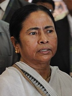 ममता बनर्जी के सामने दोहरी चुनौती, पार्टी में बगावत के बाद दिल्ली और कोलकाता में कानूनी लड़ाई तेज