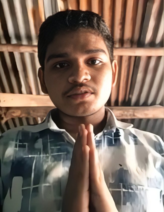 NEET री-एग्जाम के बाद महाराष्ट्र में 18 वर्षीय छात्र ने दी जान, मां के नाम आखिरी वीडियो में बोला- “सॉरी मम्मी”
