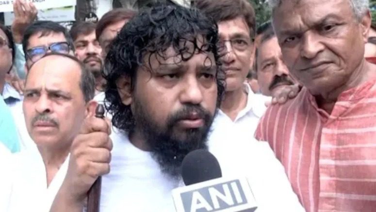 जैन मुनि निलेशचंद्र की मनसे को चेतावनी, बोले- “जैन समाज ने चूड़ियां नहीं पहनीं, समय आने पर जवाब मिलेगा”