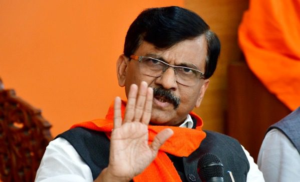 बागी सांसदों पर उद्धव गुट की बड़ी तैयारी, अयोग्यता के लिए कानूनी लड़ाई लड़ेगा ठाकरे गुट