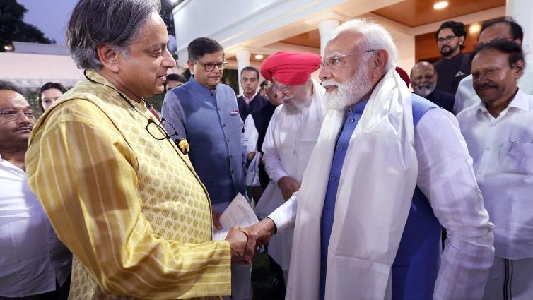 शशि थरूर ने PM मोदी की कूटनीति की सराहना की, BJP ने राहुल गांधी पर साधा निशाना; ट्रंप से मुलाकात पर बढ़ी सियासी तकरार