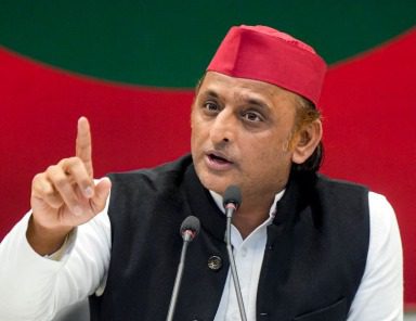 राम मंदिर चढ़ावा विवाद पर अखिलेश यादव का नया हमला: बोले- FIR के बिना SIT ‘बिना तीर की कमान’, अब चांदी के कागभुसुंडि गायब होने का दावा