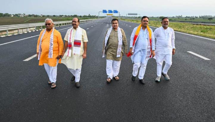 बूंदी में दिल्ली-मुंबई एक्सप्रेसवे का निरीक्षण, ओम बिरला, नितिन गडकरी और मुख्यमंत्री भजनलाल शर्मा ने कहा- सुरक्षित व सुगम यात्रा हमारी प्राथमिकता