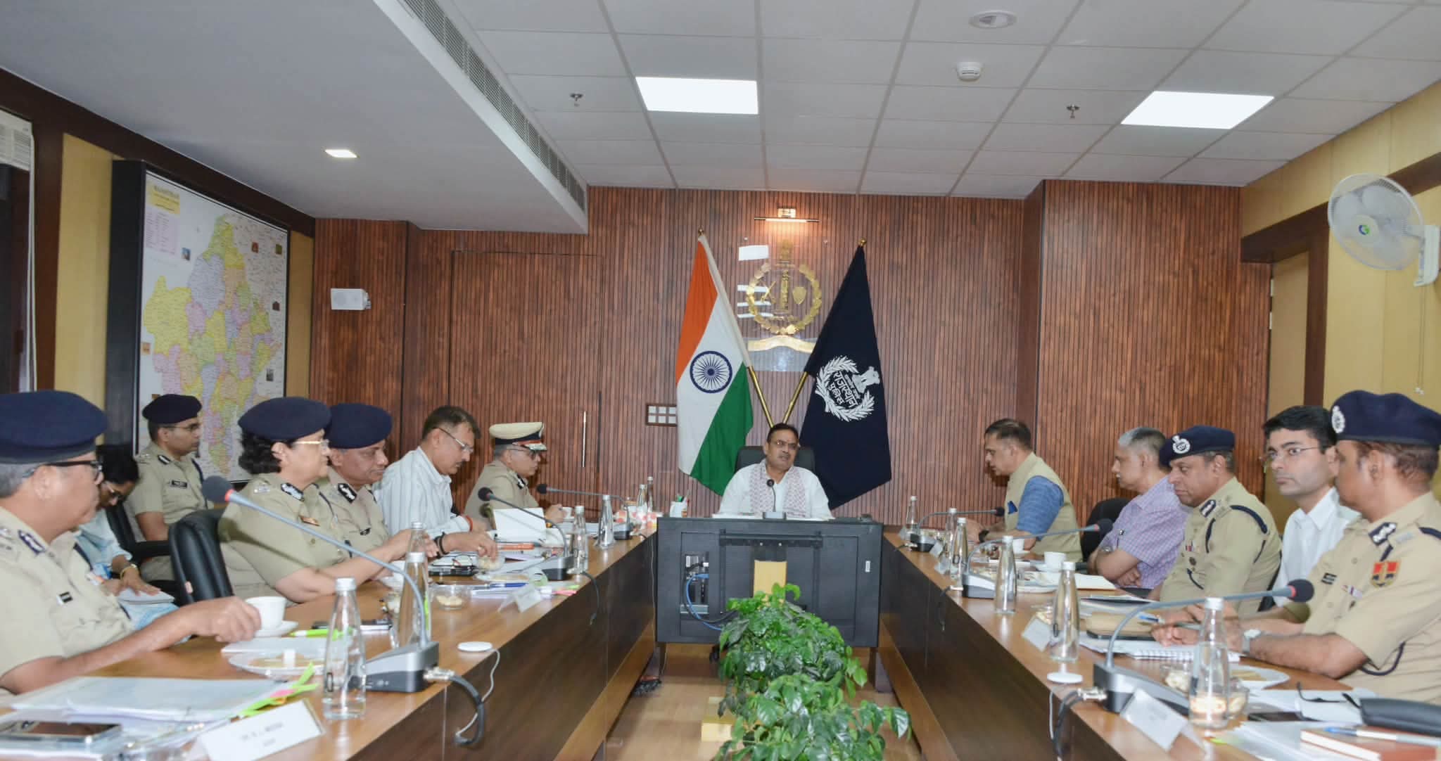 मुख्यमंत्री भजनलाल शर्मा ने पुलिस मुख्यालय में साइबर क्राइम कंट्रोल बैठक की, R4C और 1930 हेल्पलाइन का लिया जायजा, कहा- प्रदेश को देंगे सुरक्षित और भयमुक्त डिजिटल वातावरण