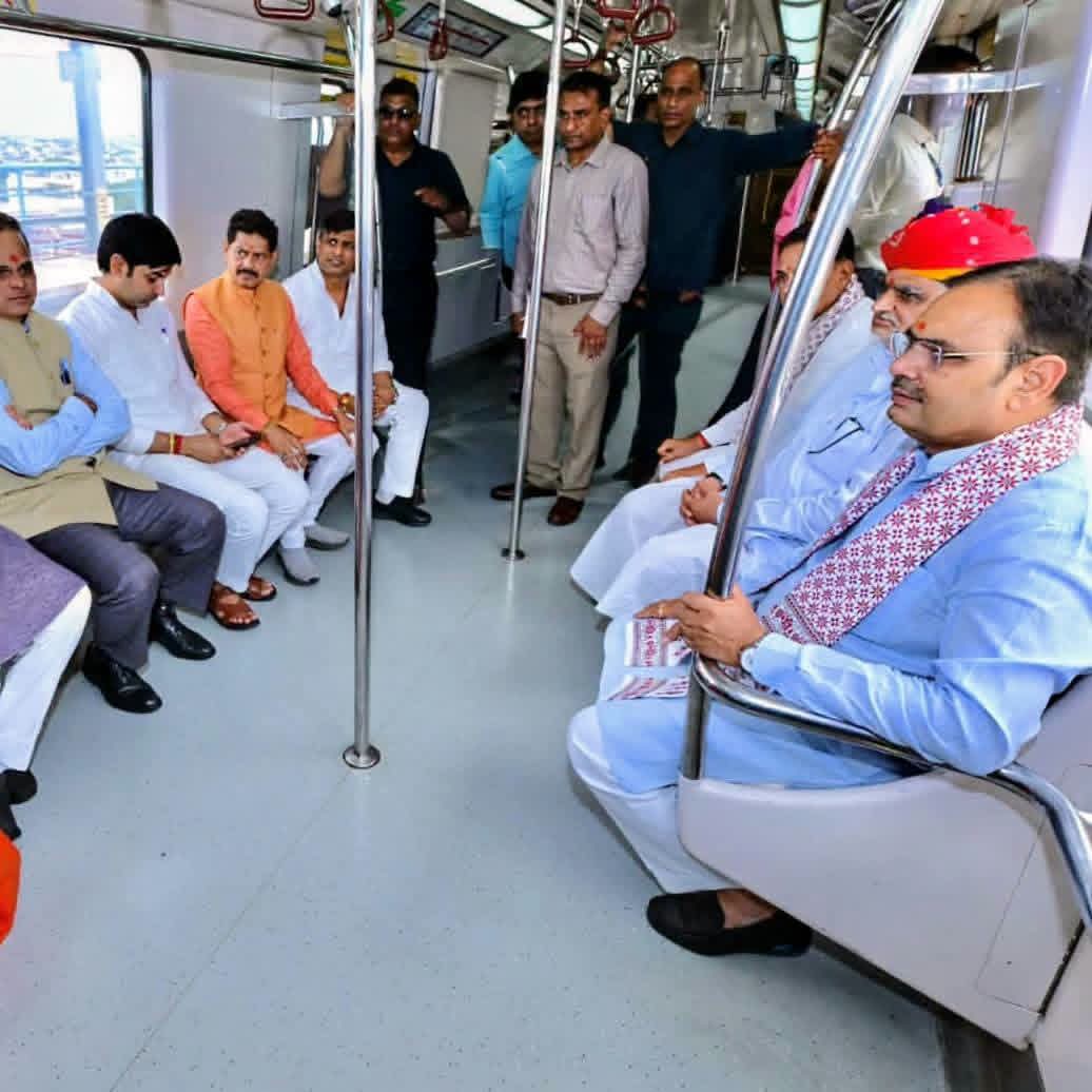 मुख्यमंत्री भजनलाल शर्मा ने जयपुर मेट्रो में किया सफर, मानसरोवर से छोटी चौपड़ तक जनप्रतिनिधियों संग यात्रा; #ViksitJaipur की दिशा में अहम कदम