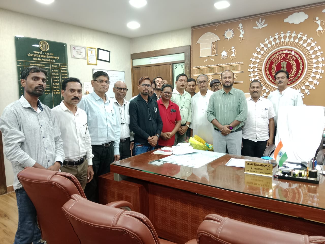 जिला प्रेस क्लब के पदाधिकारियों ने कलेक्टर विजय दयाराम के. से की मुलाकात, जिले की प्रमुख समस्याओं से कराया अवगत