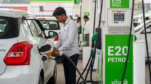 E20 पेट्रोल को लेकर फैली 10 बड़ी अफवाहों पर केंद्र सरकार का जवाब, इंजन खराब होने से लेकर माइलेज तक जानिए पूरी सच्चाई