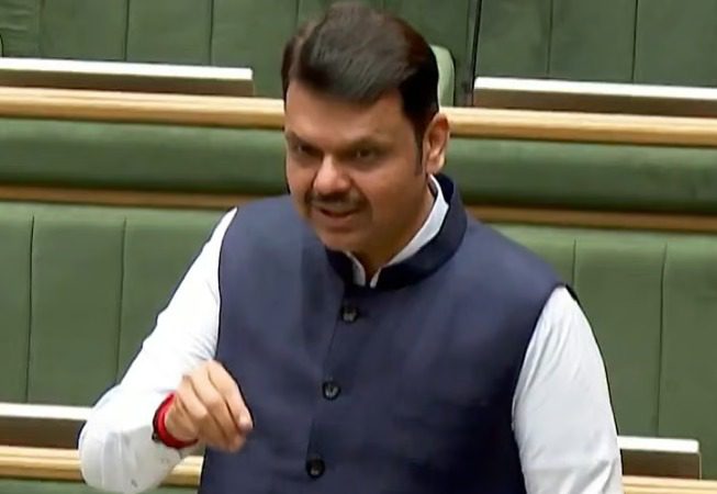“मुझे गालियां दीजिए, मैं गालियां प्रूफ हूं… लेकिन महाराष्ट्र को बदनाम किया तो छोड़ूंगा नहीं” – मुख्यमंत्री देवेंद्र फडणवीस का सख्त संदेश