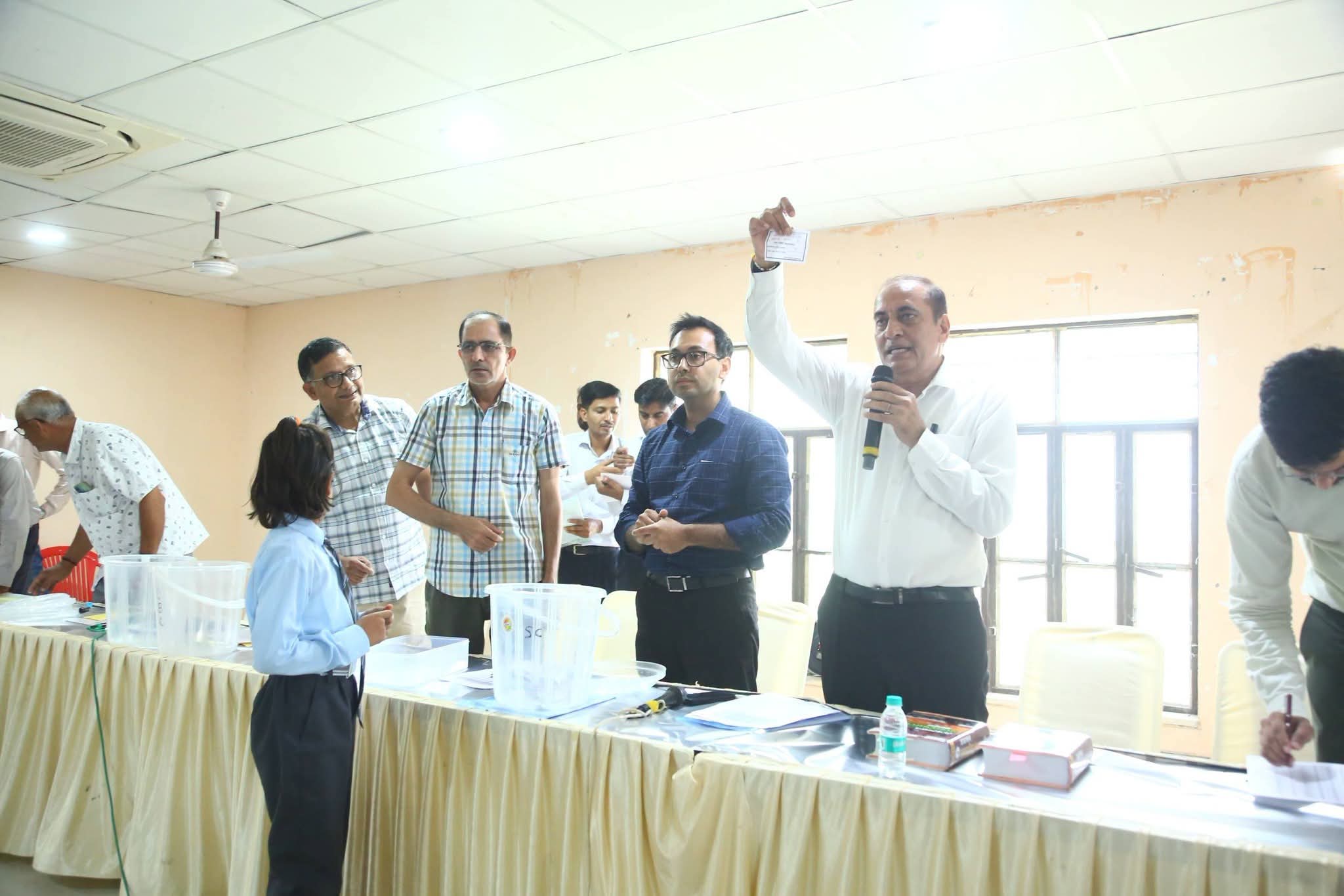 नगरीय निकाय चुनाव-2026: हनुमानगढ़ के 8 निकायों में वार्ड आरक्षण की लॉटरी सम्पन्न, जनप्रतिनिधियों व राजनीतिक दलों की मौजूदगी में पूरी हुई प्रक्रिया