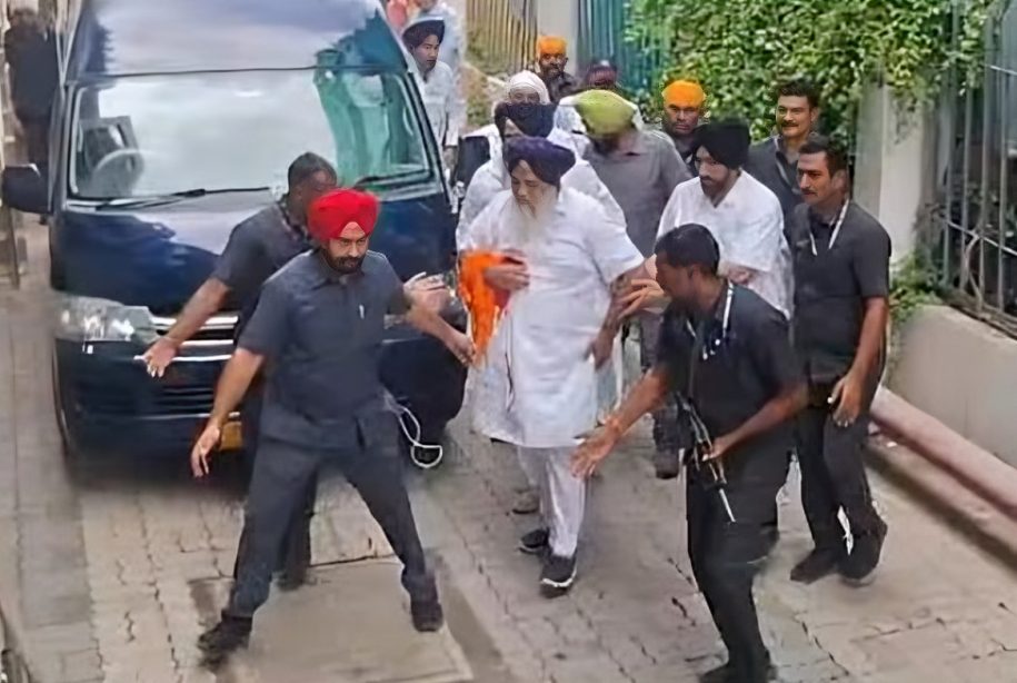 शिरोमणि अकाली दल प्रमुख सुखबीर सिंह बादल पर हमला, नांदेड़ के अस्पताल में भर्ती