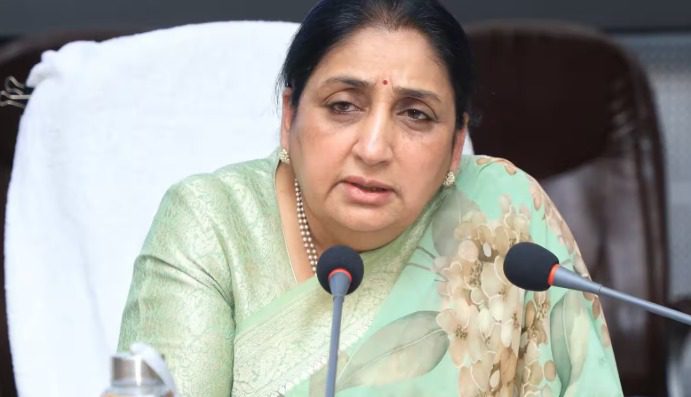 “‘गूंगी गुड़िया’ टिप्पणी पर महाराष्ट्र की राजनीति में घमासान; सुनेत्रा पवार पर कांग्रेस के बयान से बढ़ा विवाद”